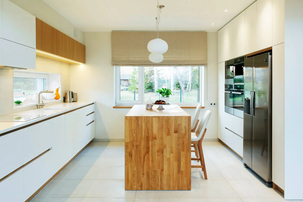 Roomakardin köögis